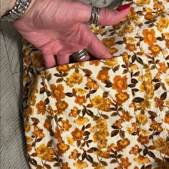Floral Bell Bottom corduroy Pants - Picture 4 of 5